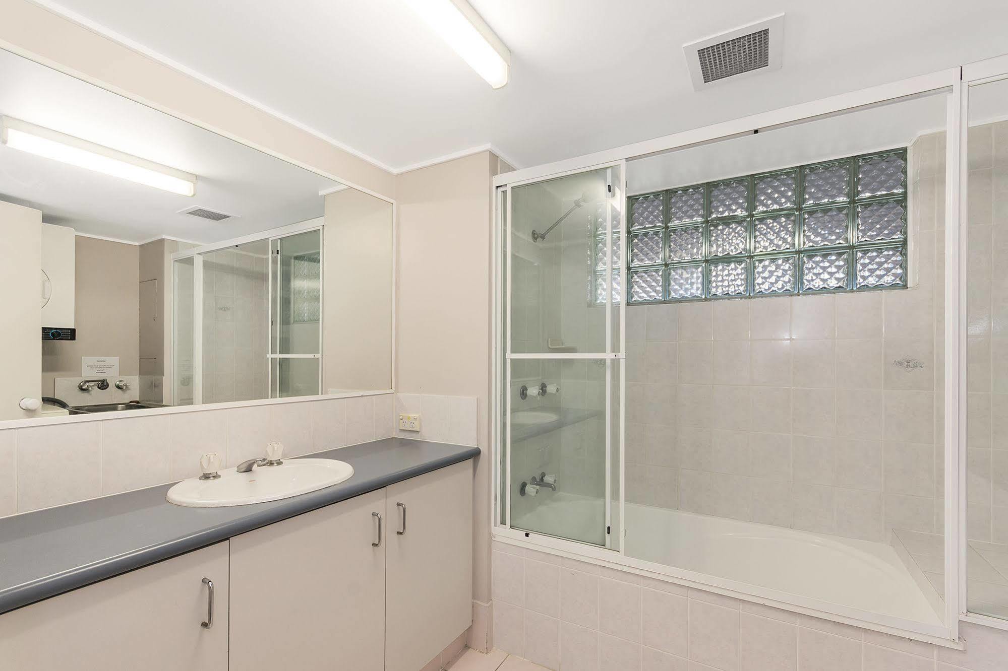 Surfcomber On The Beach Maroochydore Exterior foto